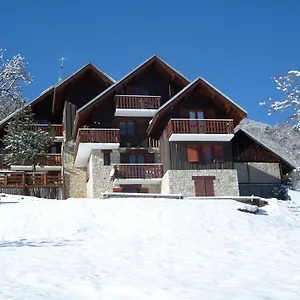 chalet-lucie-le-cheval-noir.hotels-rhonealpes.com/